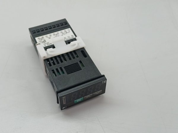 PXR3-NAY1-5V Control de temperatura